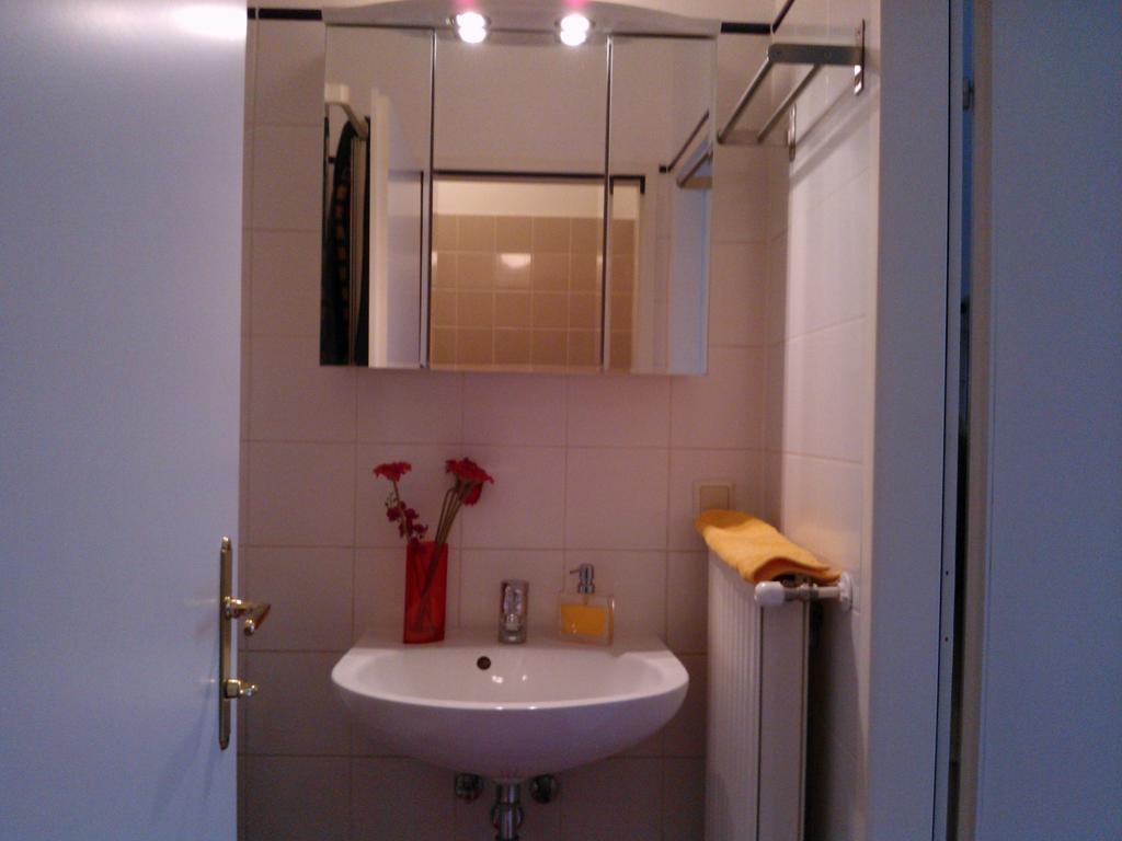 Gemuetliche Wohnung Nahe Zentrum Bécs Szoba fotó